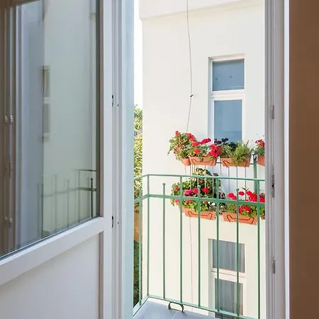 Krakovska Apartment
