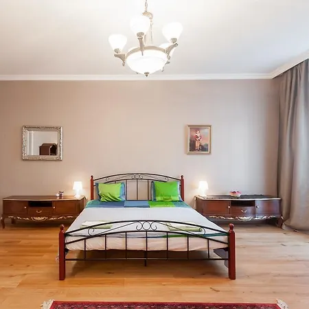 Apartment Krakovska *